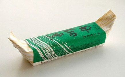 内部为天然木材为包装材料的日本纳豆船形包装